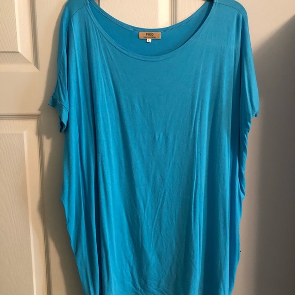 Blue short sleeve Piko top - Picture 2 of 2
